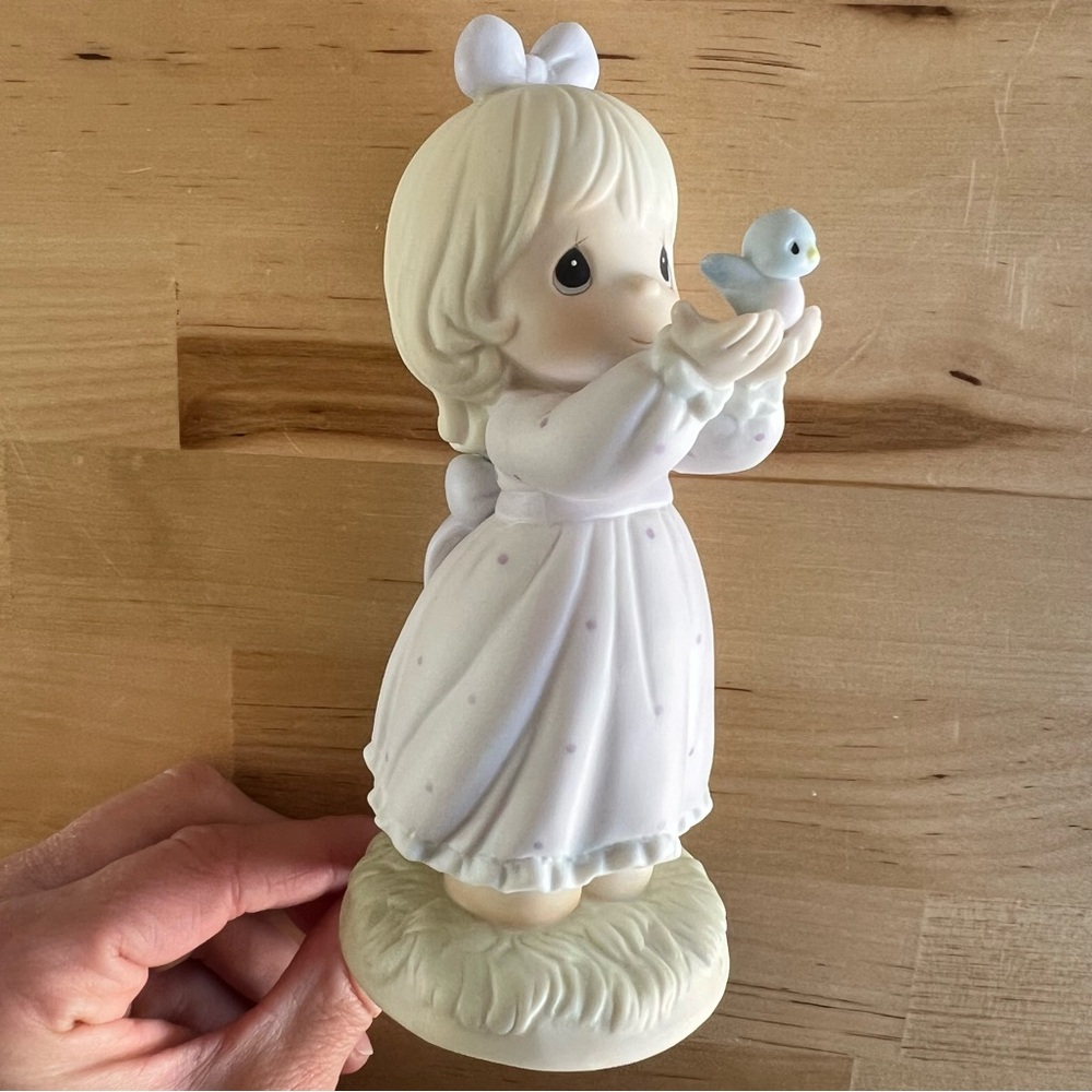 "Sharing A Gift Of Love" Special 1991 LIMITED EDITION Precious Moments